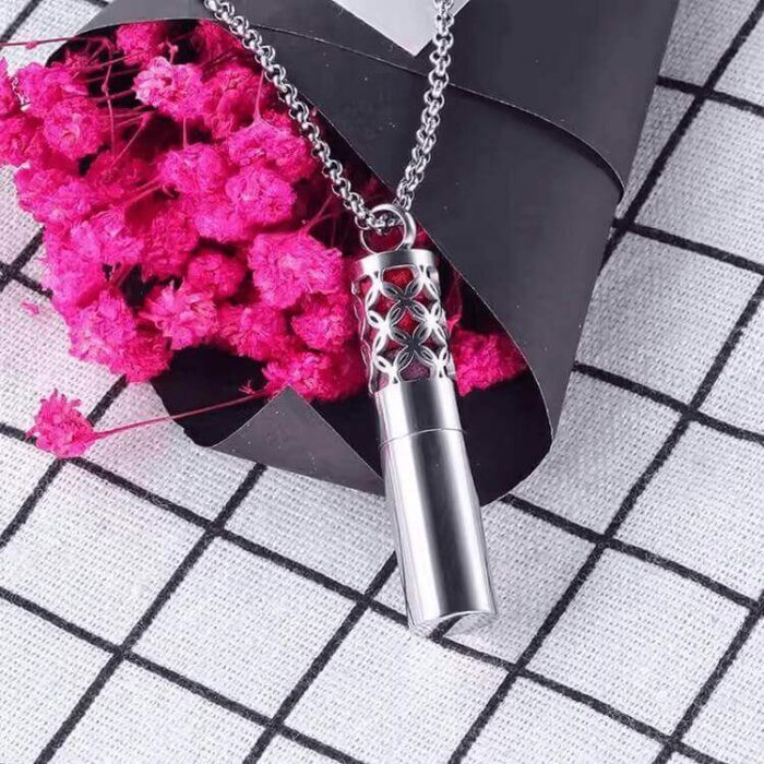 Wholesale Stainless Steel Cylinder Aromatherapy Essential Oil Diffuser Locket Necklace - Image 6